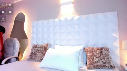 Mariana Evans online show from 12/23/24, 11:36