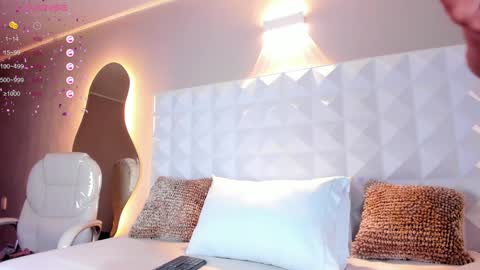 Mariana Evans online show from 02/05/25, 11:34