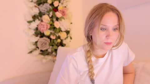 Mya-be Yours P online show from 01/03/25, 12:43