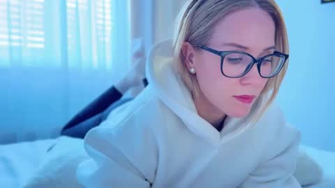 Mya-be Yours P online show from 09/24/25, 12:30