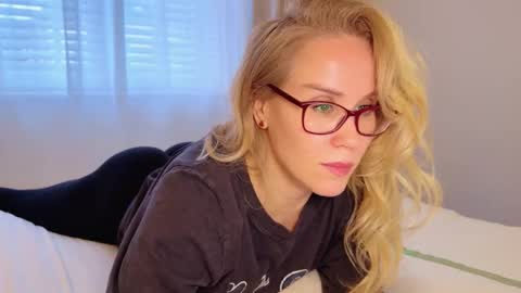 Mya-be Yours P online show from 11/03/25, 04:30