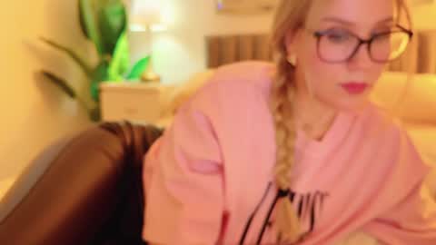 Mya-be Yours P online show from 04/04/26, 09:23