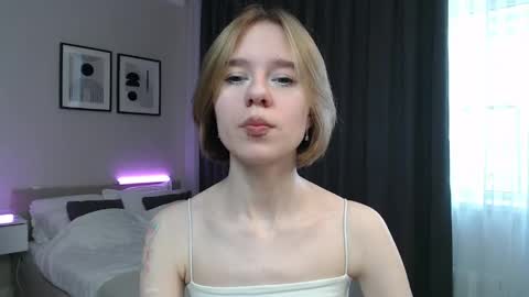 Snapshot of mybabylana chatting on 05/20/26, 11:05 Lana online show from 05/20/26, 11:05