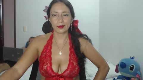 Snapshot of myc_sw_couple chatting on 12/05/24, 09:17 mary and charlie online show from 12/05/24, 09:17