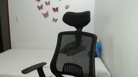 Snapshot of myc_sw_couple chatting on 01/30/25, 12:18 mary and charlie online show from 01/30/25, 12:18