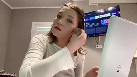 Amlie online show from 11/08/25, 05:23