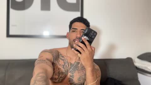 Myke esthetic online show from 01/29/25, 03:22