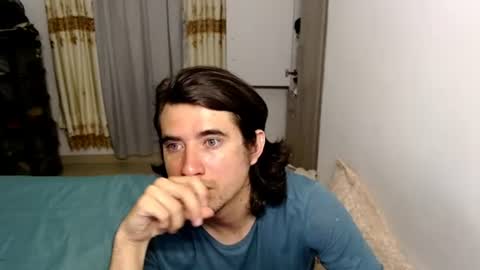 Snapshot of myke_xxx chatting on 06/11/26, 02:11 mike online show from 06/11/26, 02:11