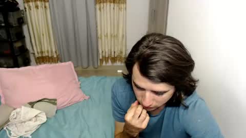 Snapshot of myke_xxx chatting on 06/12/26, 01:15 mike online show from 06/12/26, 01:15