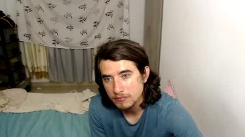 Snapshot of myke_xxx chatting on 06/25/26, 02:00 mike online show from 06/25/26, 02:00