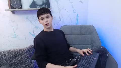 Mykel   online show from 11/11/25, 03:01