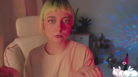 MylaFlores online show from 12/15/24, 09:03