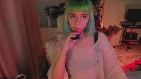 MylaFlores online show from 12/21/25, 05:36