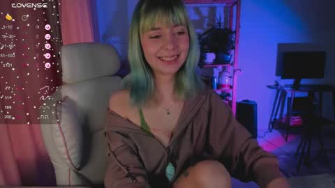 MylaFlores online show from 04/11/26, 03:33