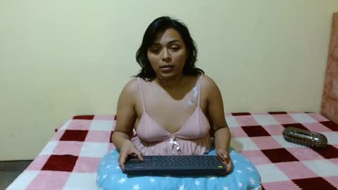 mylu_m online show from 11/30/25, 05:22