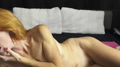 Snapshot of mymiesexy chatting on 09/09/25, 10:20 mymiesexy online show from 09/09/25, 10:20