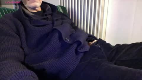 Bi sexy guy lovense hush is on private is open or password show tip if you like. online show from 01/29/25, 04:19