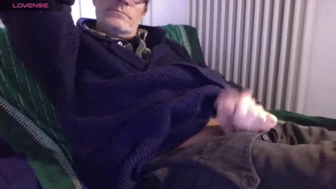 Bi sexy guy lovense hush is on private is open or password show tip if you like. online show from 02/27/25, 07:12