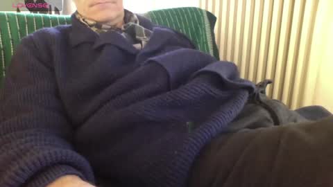 Bi sexy guy lovense hush is on private is open or password show tip if you like. online show from 03/04/25, 07:30