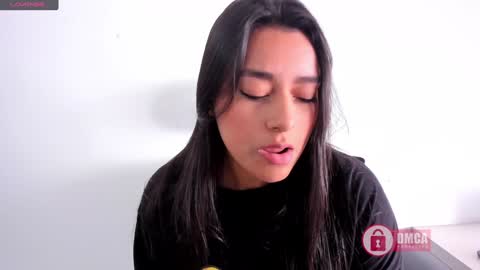 Bella online show from 01/10/25, 04:20