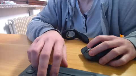 Snapshot of mysecr3tsins chatting on 12/18/24, 05:00 Ben online show from 12/18/24, 05:00