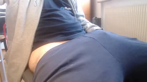 Snapshot of mysecr3tsins chatting on 10/09/25, 08:34 Ben online show from 10/09/25, 08:34