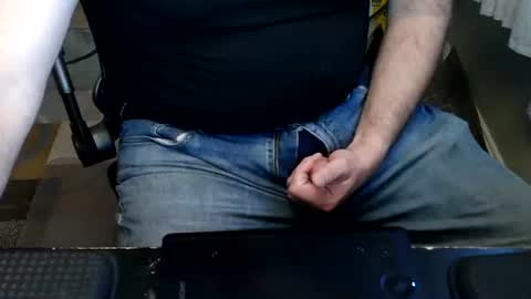 Just hanging out - No pressure online show from 04/08/26, 01:05