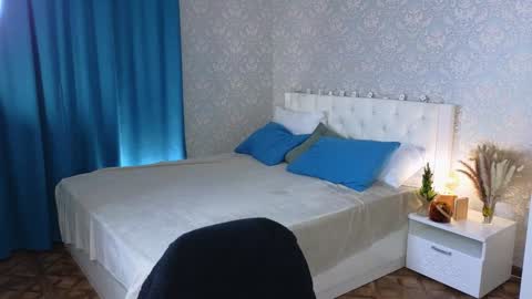 Snapshot of myshkek chatting on 01/23/25, 01:30 Mickey online show from 01/23/25, 01:30