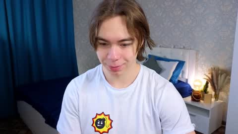 Snapshot of myshkek chatting on 01/26/25, 01:20 Mickey online show from 01/26/25, 01:20