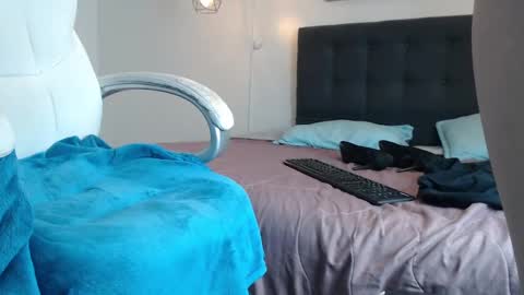 Snapshot of mysterious_girl42 chatting on 12/17/24, 05:47 No Name online show from 12/17/24, 05:47