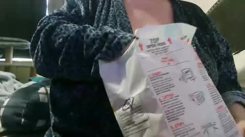 Snapshot of mysteriouswoman18 chatting on 10/04/25, 09:24 mysteriouswoman18 online show from 10/04/25, 09:24