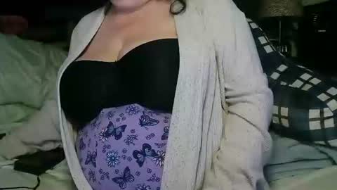 Snapshot of mysteriouswoman18 chatting on 10/18/25, 03:31 mysteriouswoman18 online show from 10/18/25, 03:31