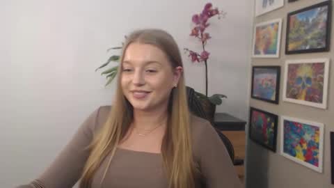 Erica online show from 03/04/25, 12:55