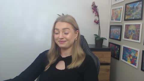 Erica online show from 09/30/25, 09:25