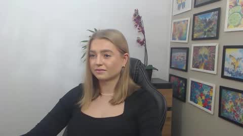 Erica online show from 11/04/25, 11:42