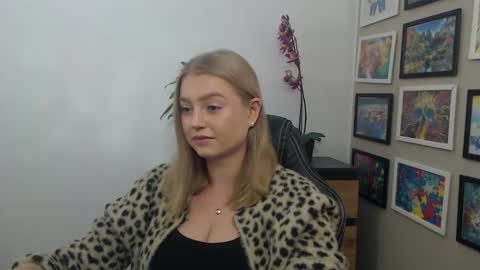 Erica online show from 11/28/25, 09:01