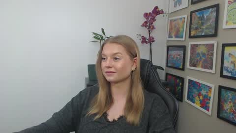 Erica online show from 04/03/26, 12:14