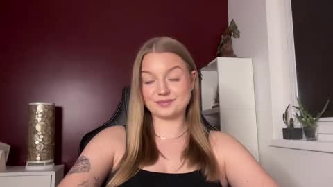 Erica online show from 05/05/26, 11:29
