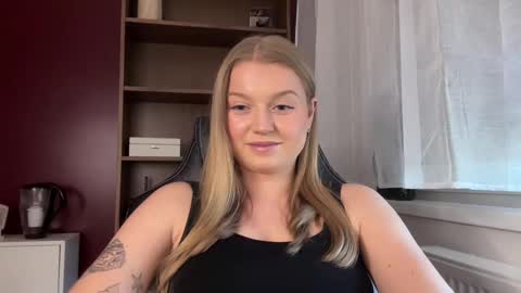 Erica online show from 05/25/26, 11:27