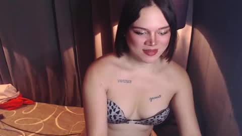 UR GIRL NEXTDOOR online show from 02/23/25, 05:12
