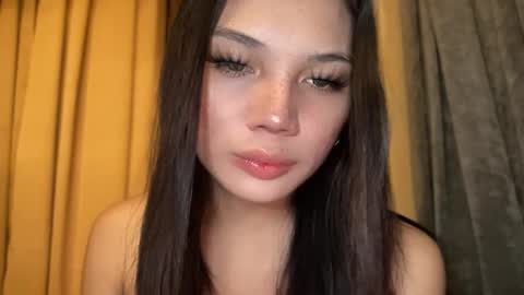 UR GIRL NEXTDOOR online show from 01/17/26, 12:15