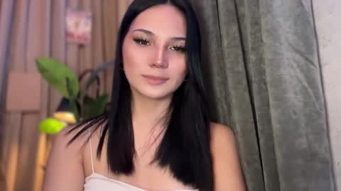 UR GIRL NEXTDOOR online show from 04/11/26, 09:13