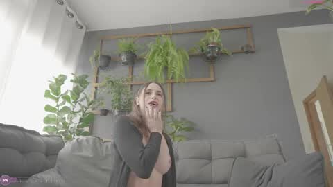 Mystic Bunny online show from 10/18/25, 03:02