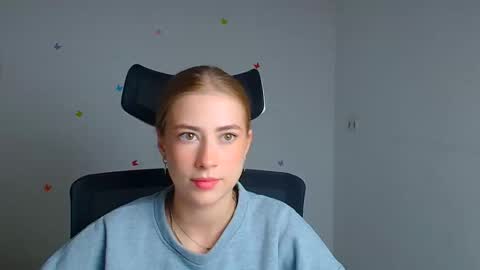 Emelie online show from 09/25/25, 11:36