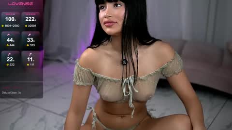 Snapshot of mysticlayla chatting on 11/05/25, 04:45 mysticlayla online show from 11/05/25, 04:45