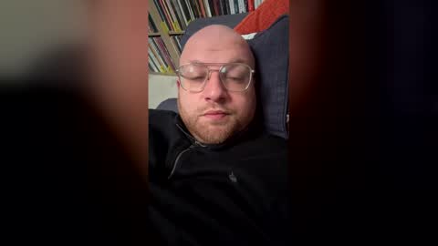 Snapshot of mysticmike1993 chatting on 02/19/26, 03:41 mysticmike1993 online show from 02/19/26, 03:41