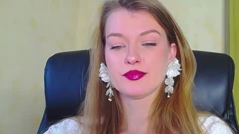 mysticvenus_ online show from 12/18/25, 10:32