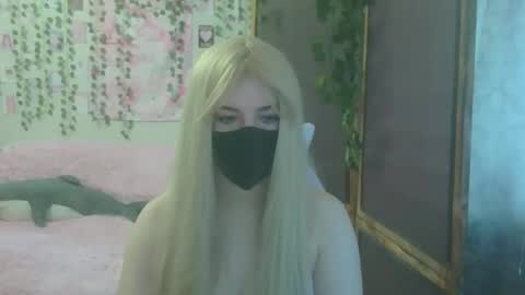 mysticyumiko online show from 04/17/26, 08:17