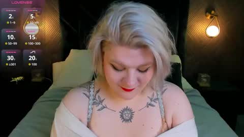 Snapshot of mystiica chatting on 01/08/26, 07:54 mystiica online show from 01/08/26, 07:54