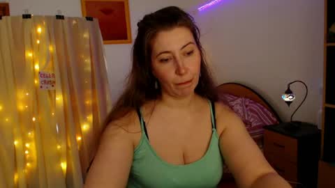 Snapshot of mystydew chatting on 05/19/26, 11:49 MystyDew online show from 05/19/26, 11:49